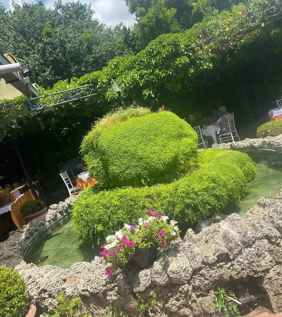 ローマ Ristorante Cecilia Metellaヴィラ ファームステイ